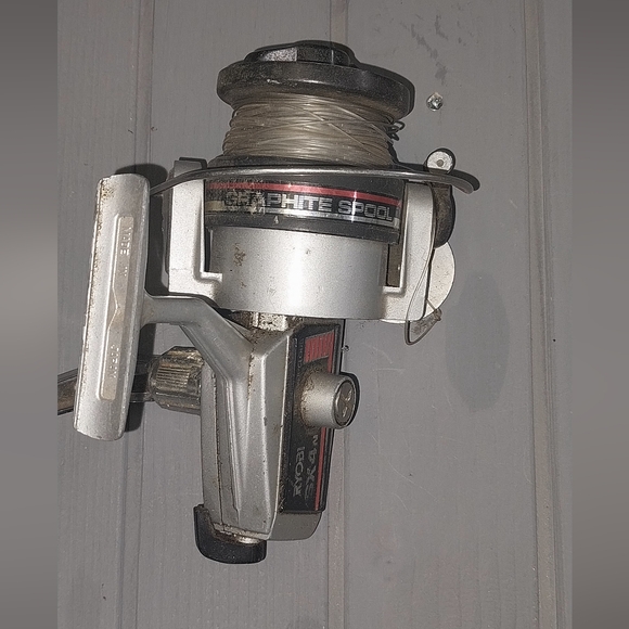 Vintage Ryobi SX4N The Silver Cloud graphite spool Fishing Reel - Picture 2 of 3